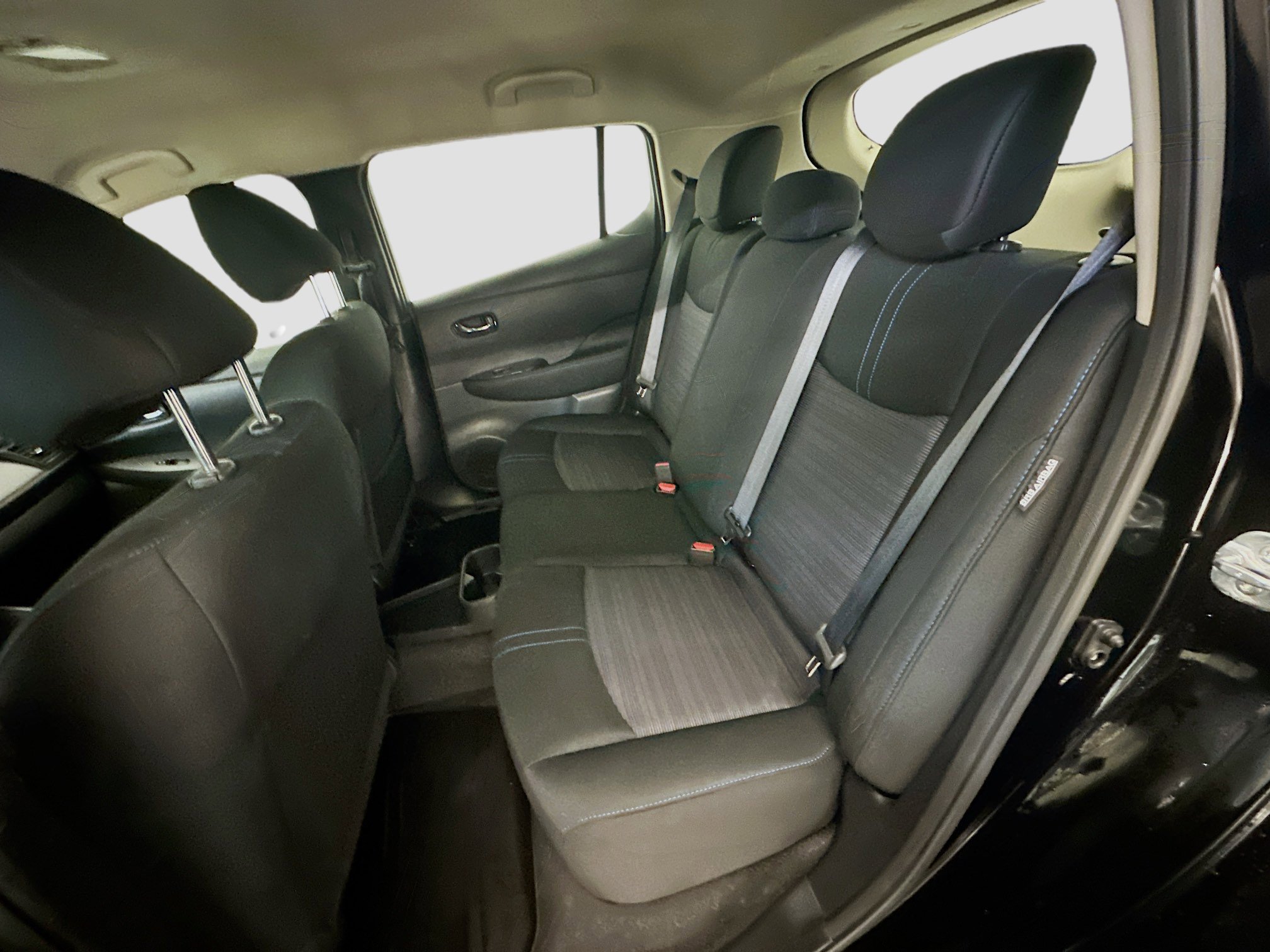 Used 2025 Nissan Leaf S FWD image 28