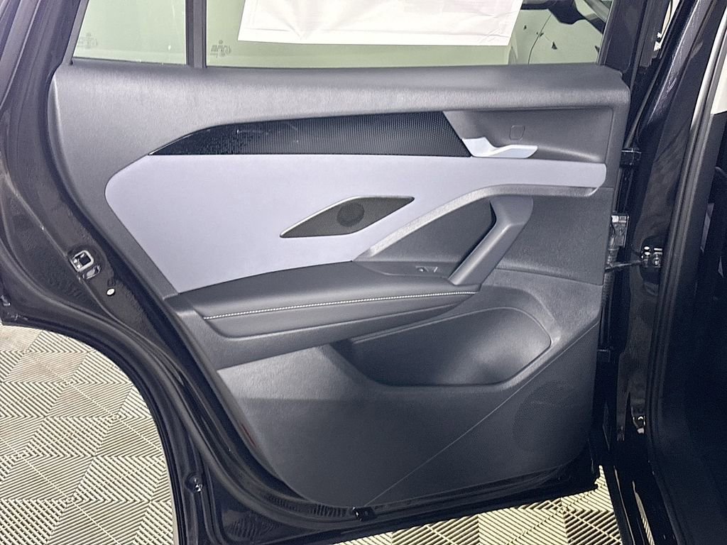 New 2026 Volkswagen Tiguan SE image 19