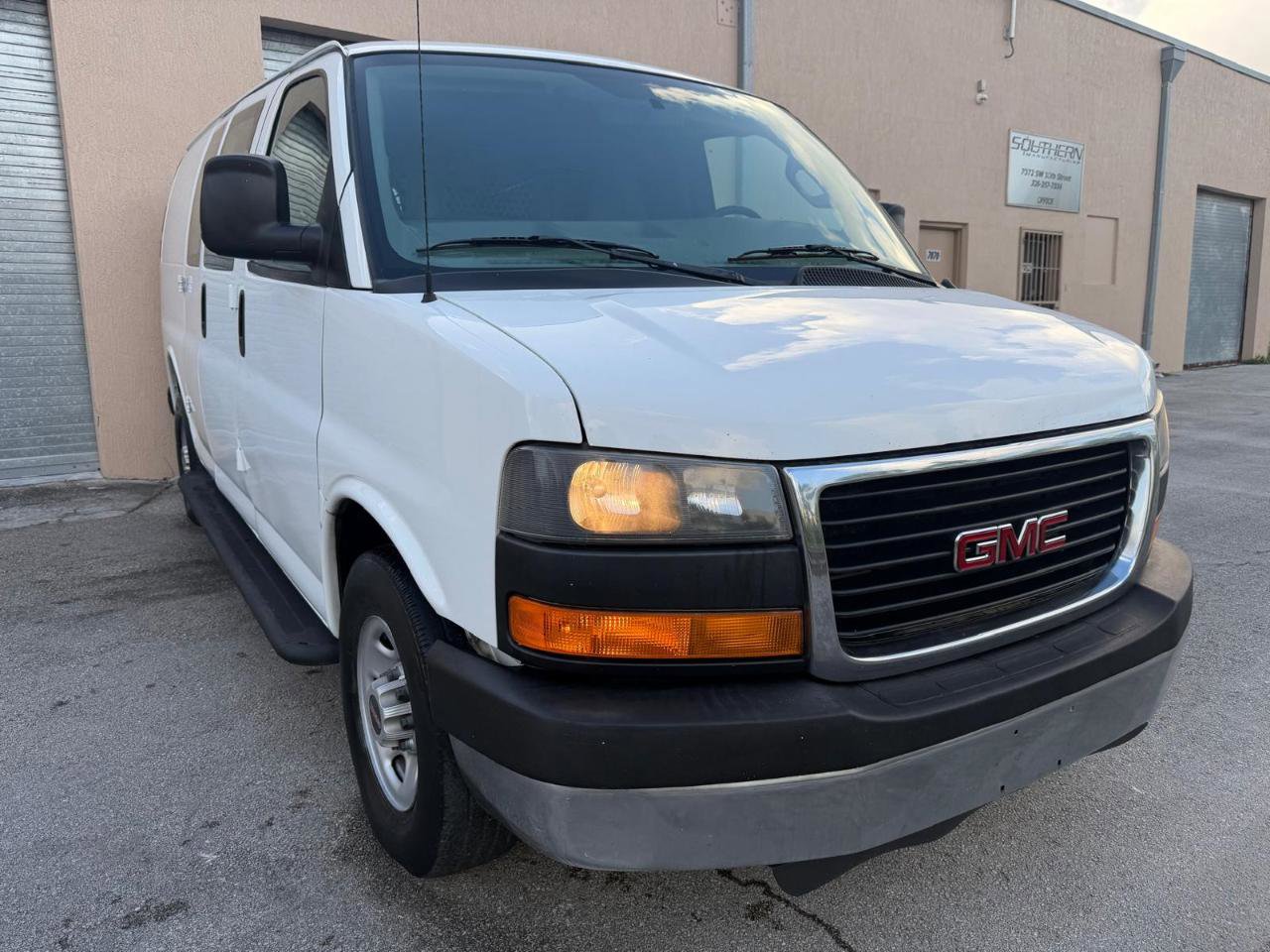 Used 2016 GMC Savana 2500 image 5
