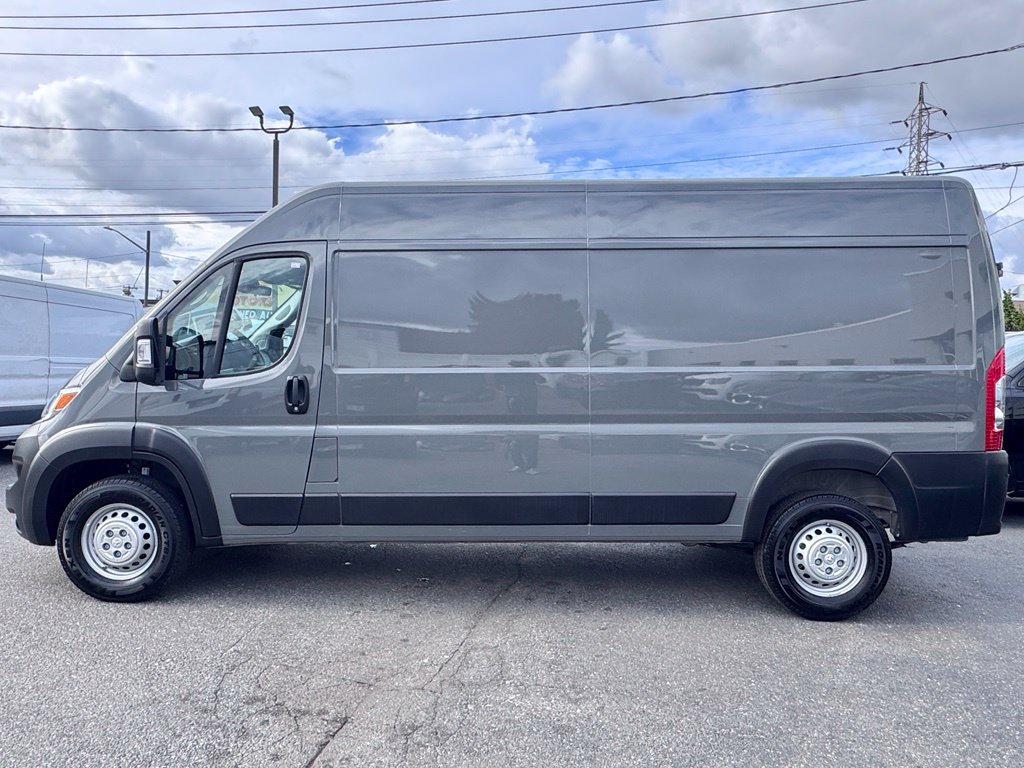 Used 2026 RAM ProMaster 2500 w/ Safety Group FWD image 4