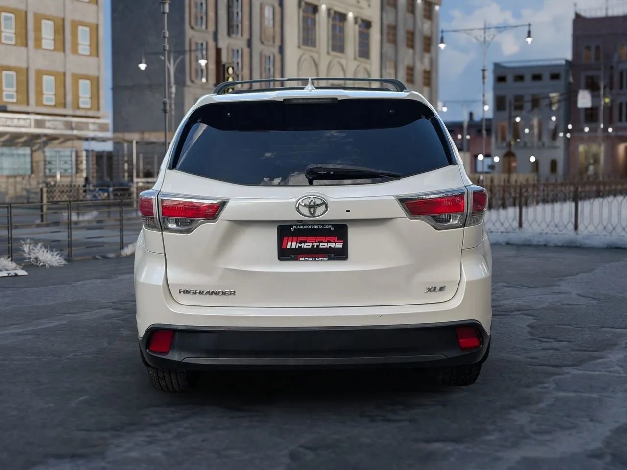 Used 2014 Toyota Highlander XLE FWD image 5