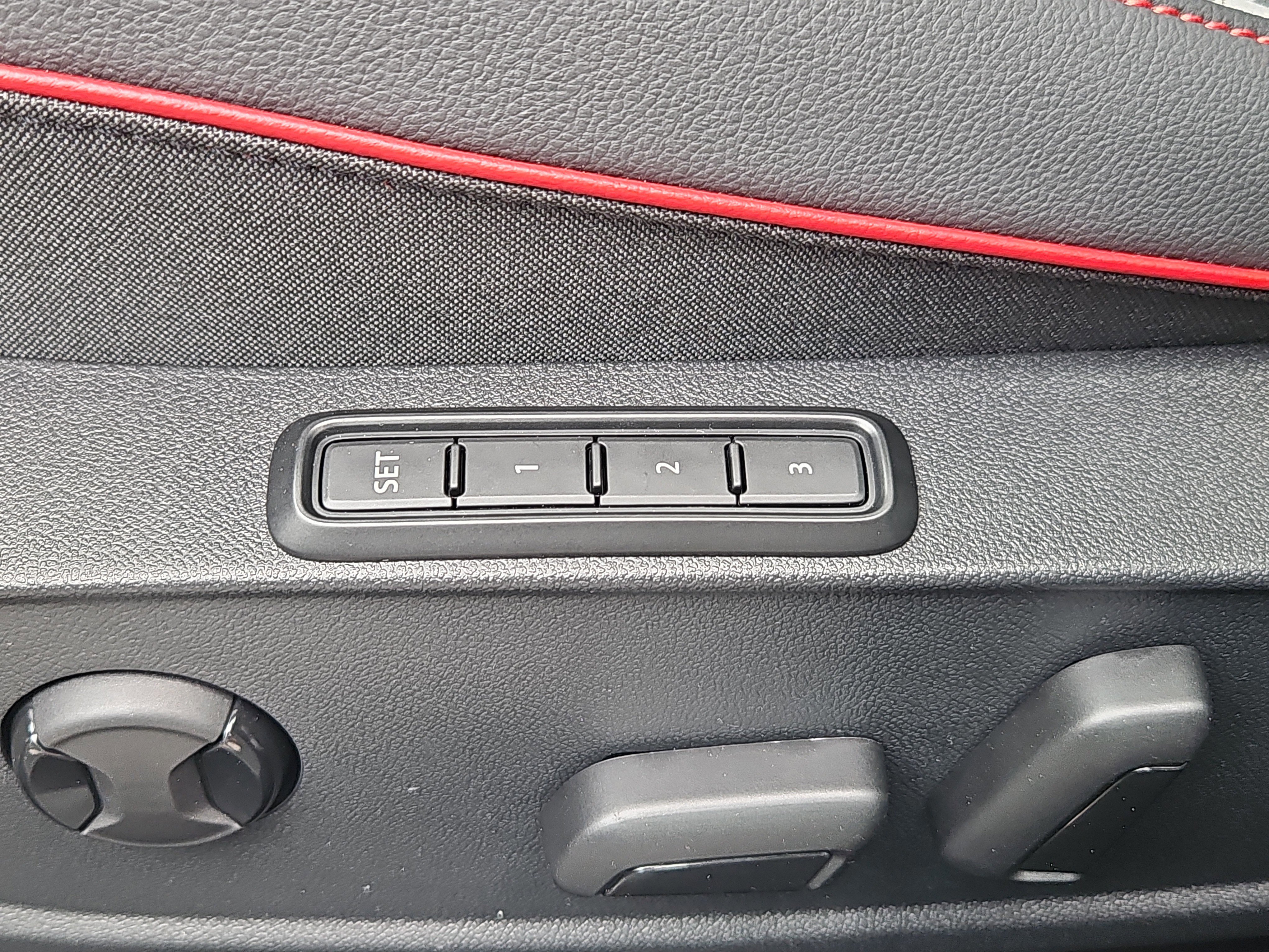 New 2025 Volkswagen GTI SE image 13