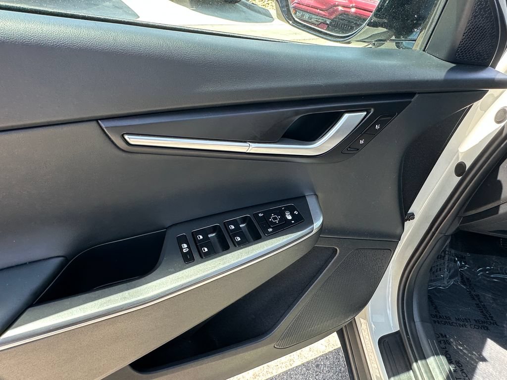 Used 2024 Kia EV6 Light RWD image 24