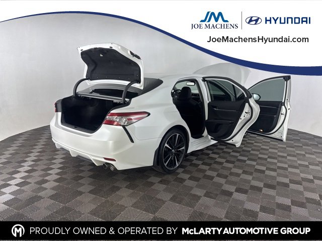 Used 2019 Toyota Camry XSE image 16