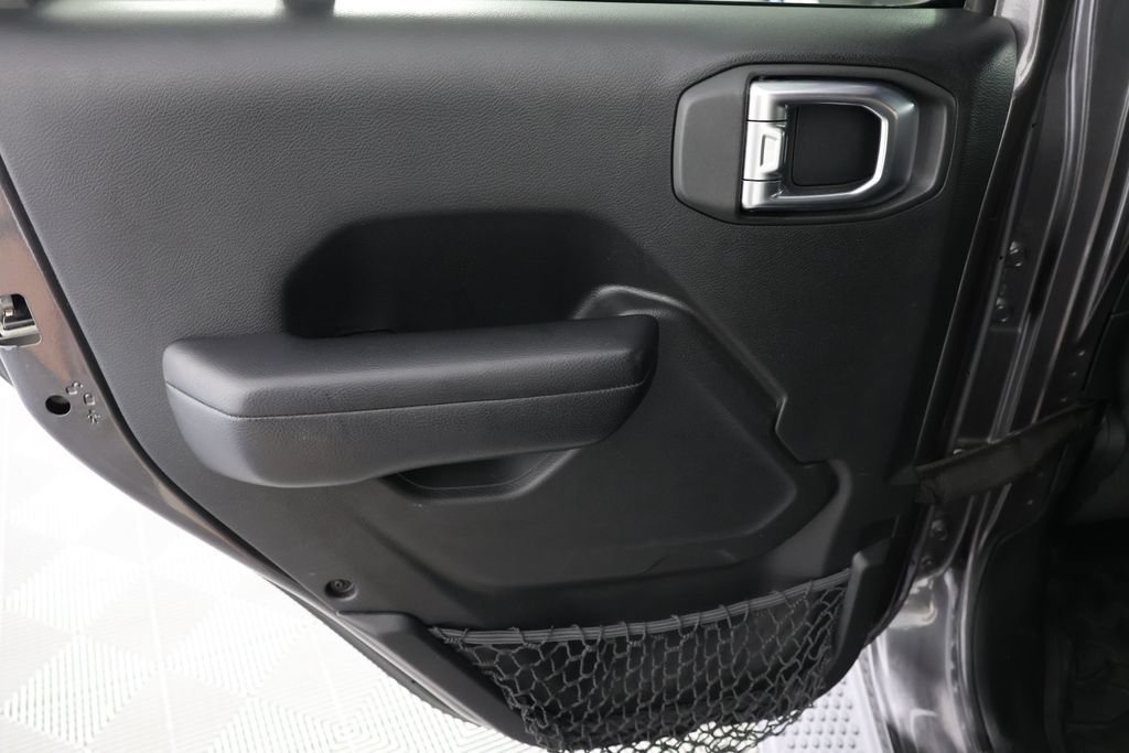 Used 2018 Jeep Wrangler Unlimited Sport S AWD/4WD image 25