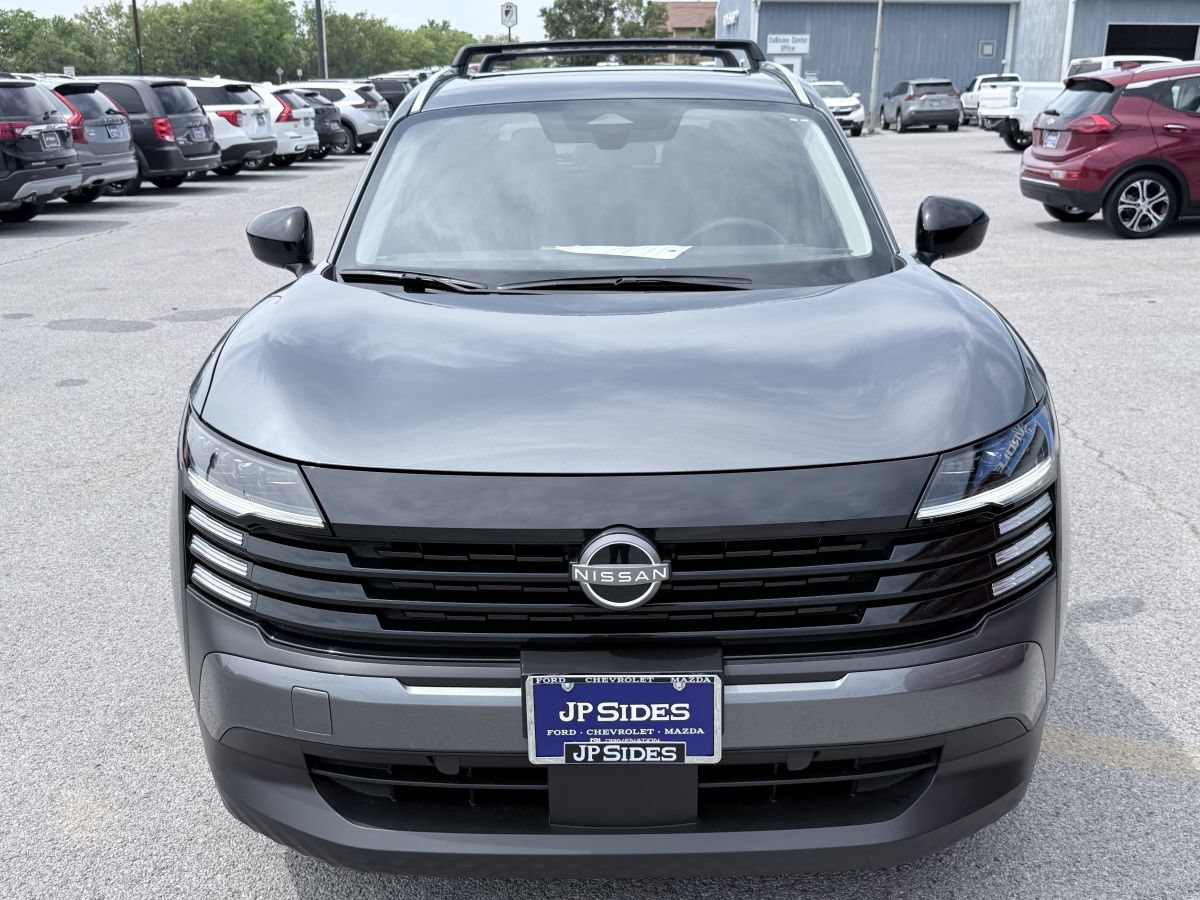 Used 2026 Nissan Kicks SV w/ SV Premium Package AWD/4WD image 2