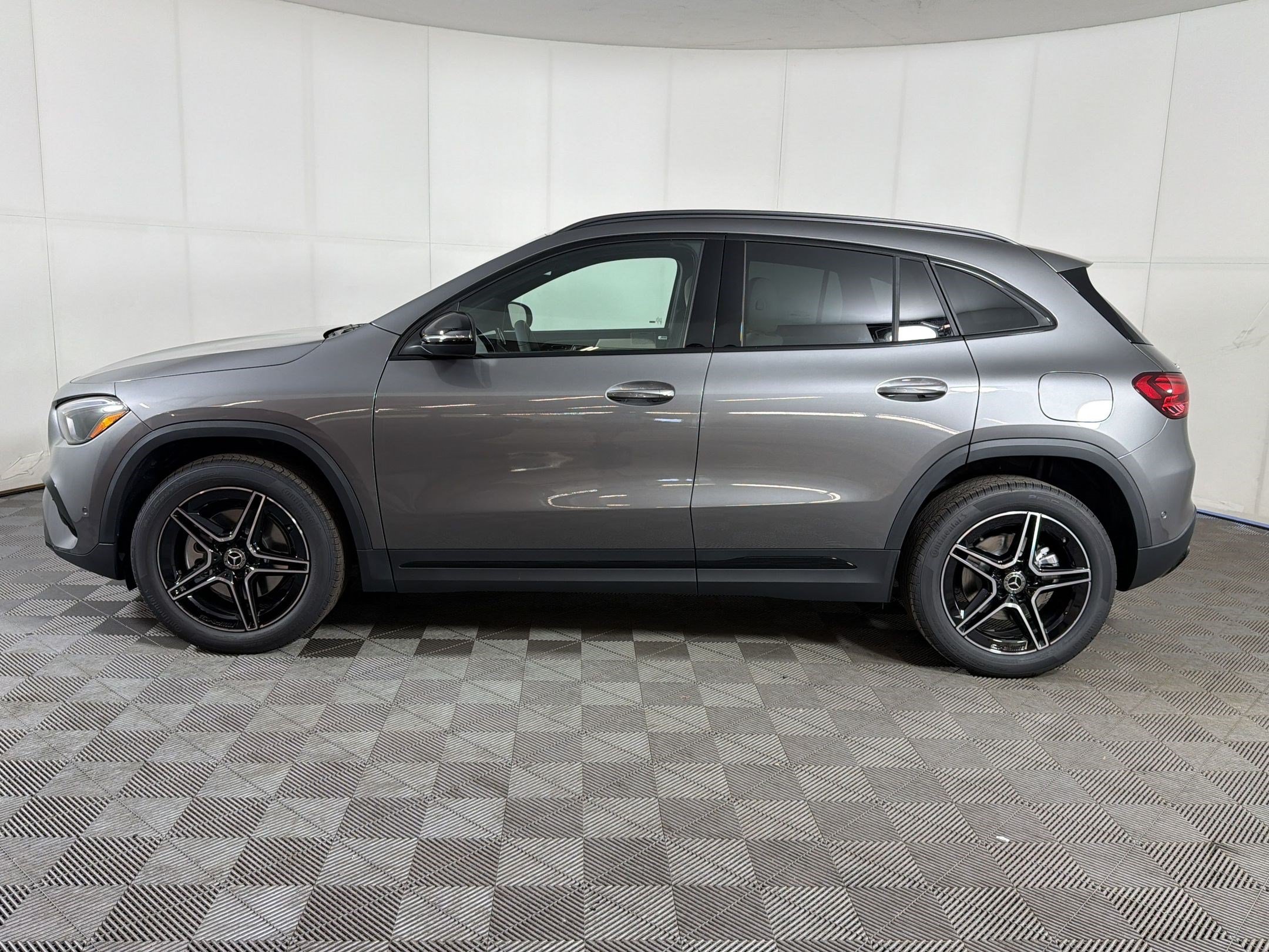 New 2026 Mercedes-Benz GLA 250 4MATIC image 2