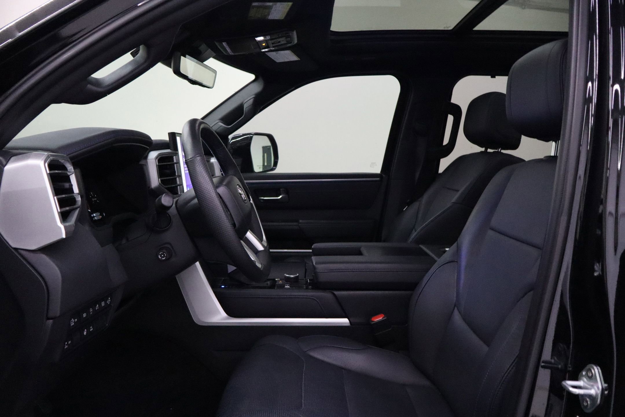 Used 2023 Toyota Tundra Platinum image 11