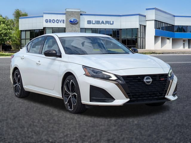 Used 2024 Nissan Altima 2.5 SR FWD image 8