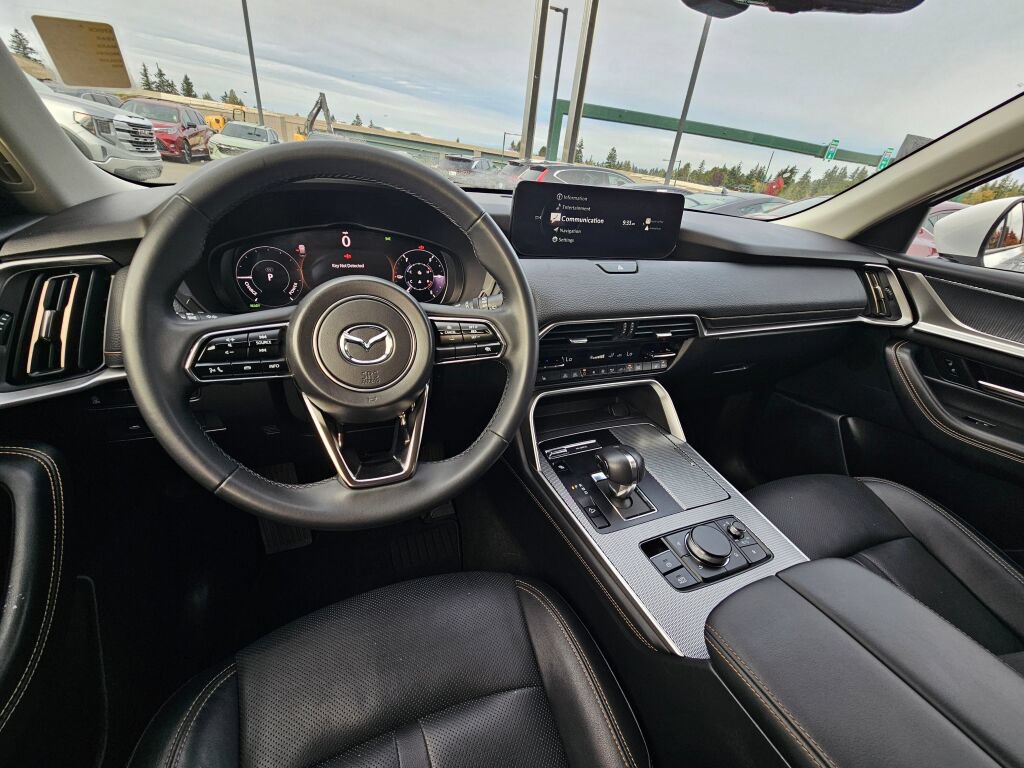 Certified 2024 MAZDA CX-90 Plug-In Hybrid w/ Preferred AWD/4WD image 11