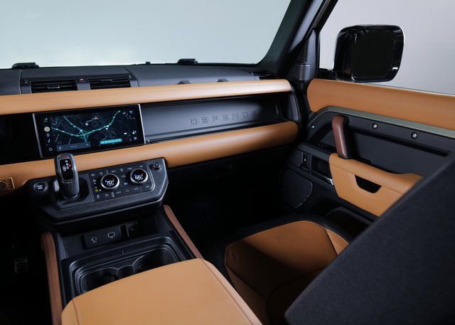 Used 2021 Land Rover Defender 90 X image 18