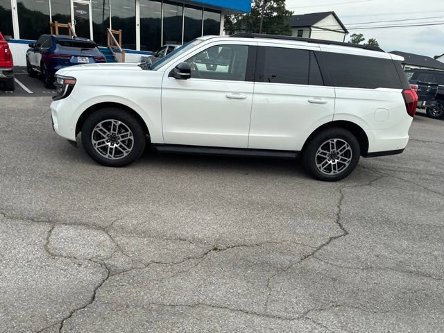 Used 2025 Ford Expedition Active AWD/4WD image 15