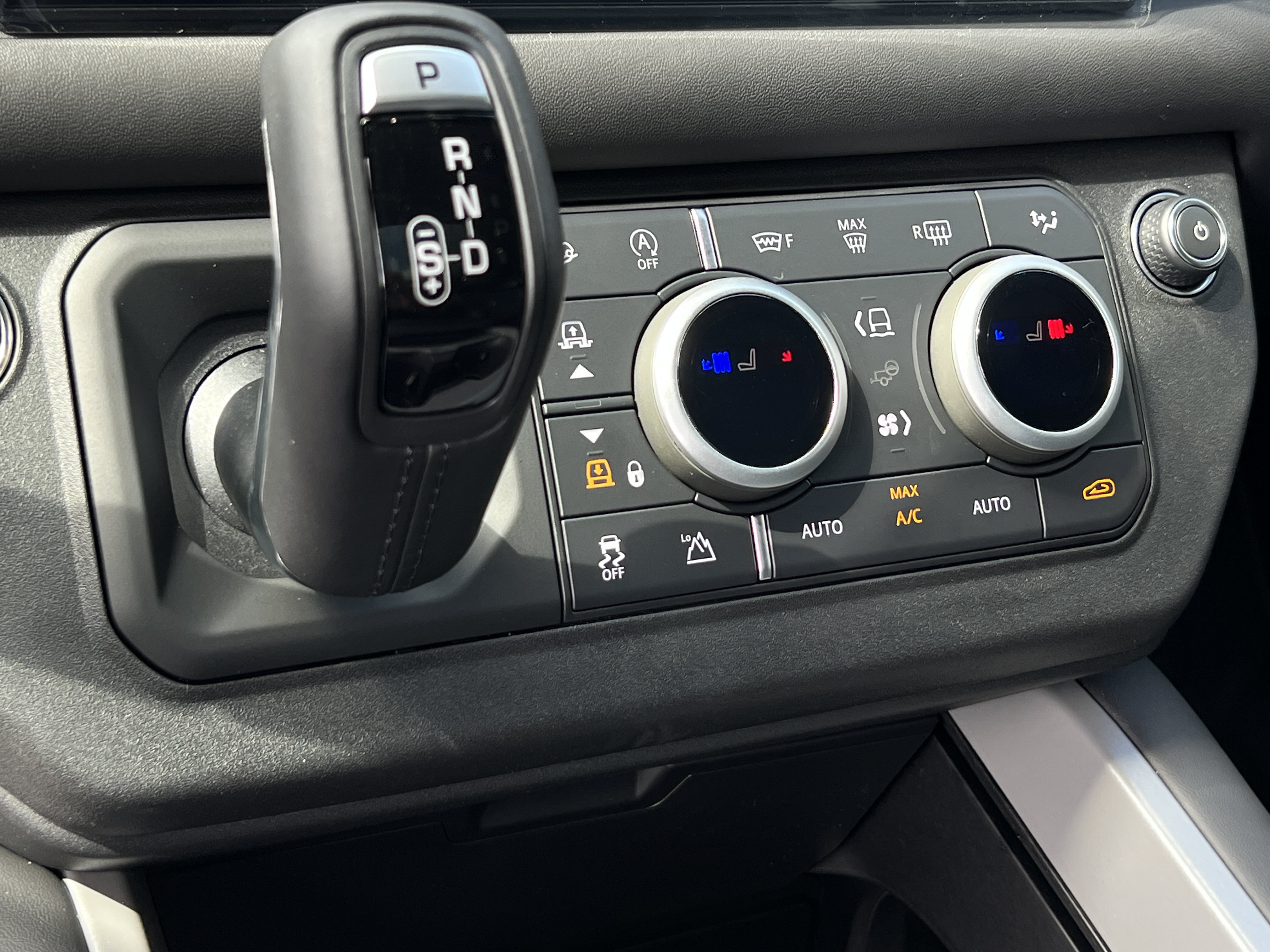 New 2025 Land Rover Defender 130 V8 AWD/4WD image 28