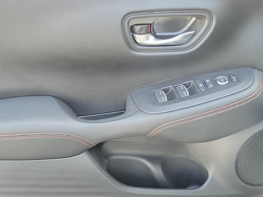 Certified 2025 Honda HR-V Sport image 21