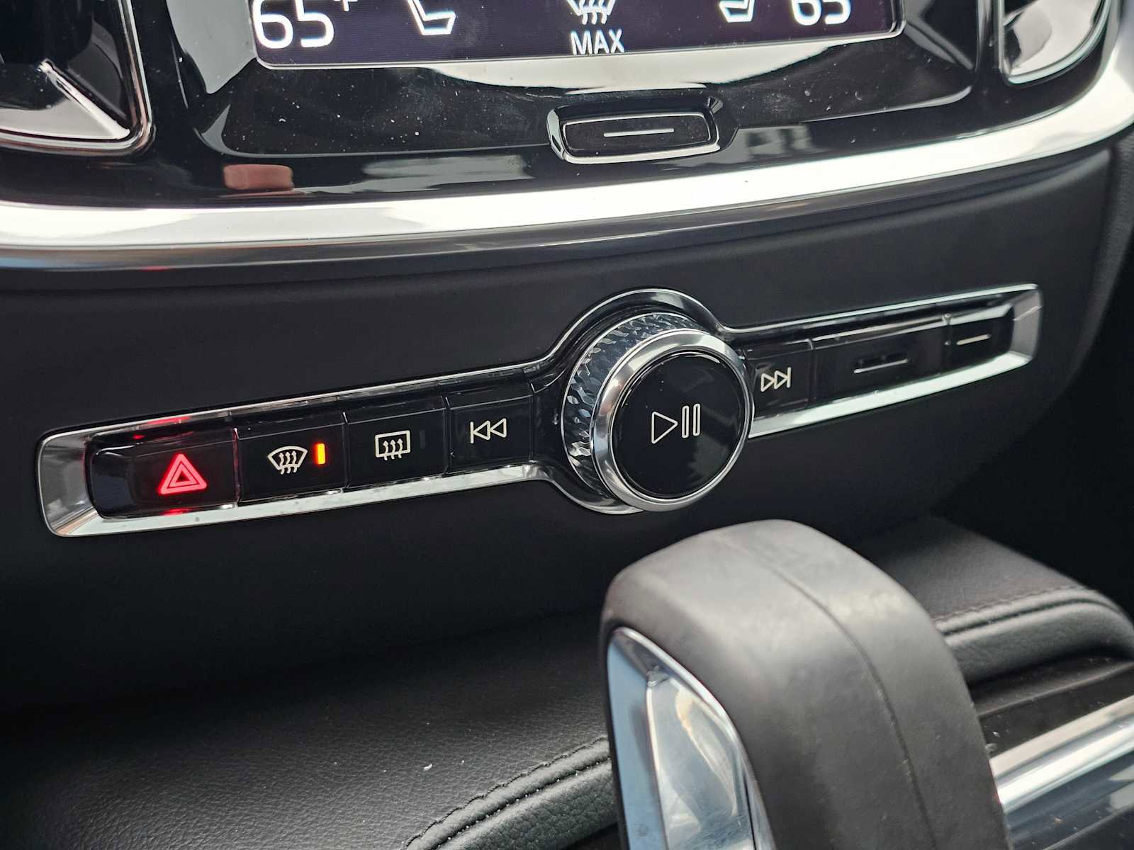 Used 2022 Volvo S60 T8 R-Design Expression w/ Advanced Package image 30