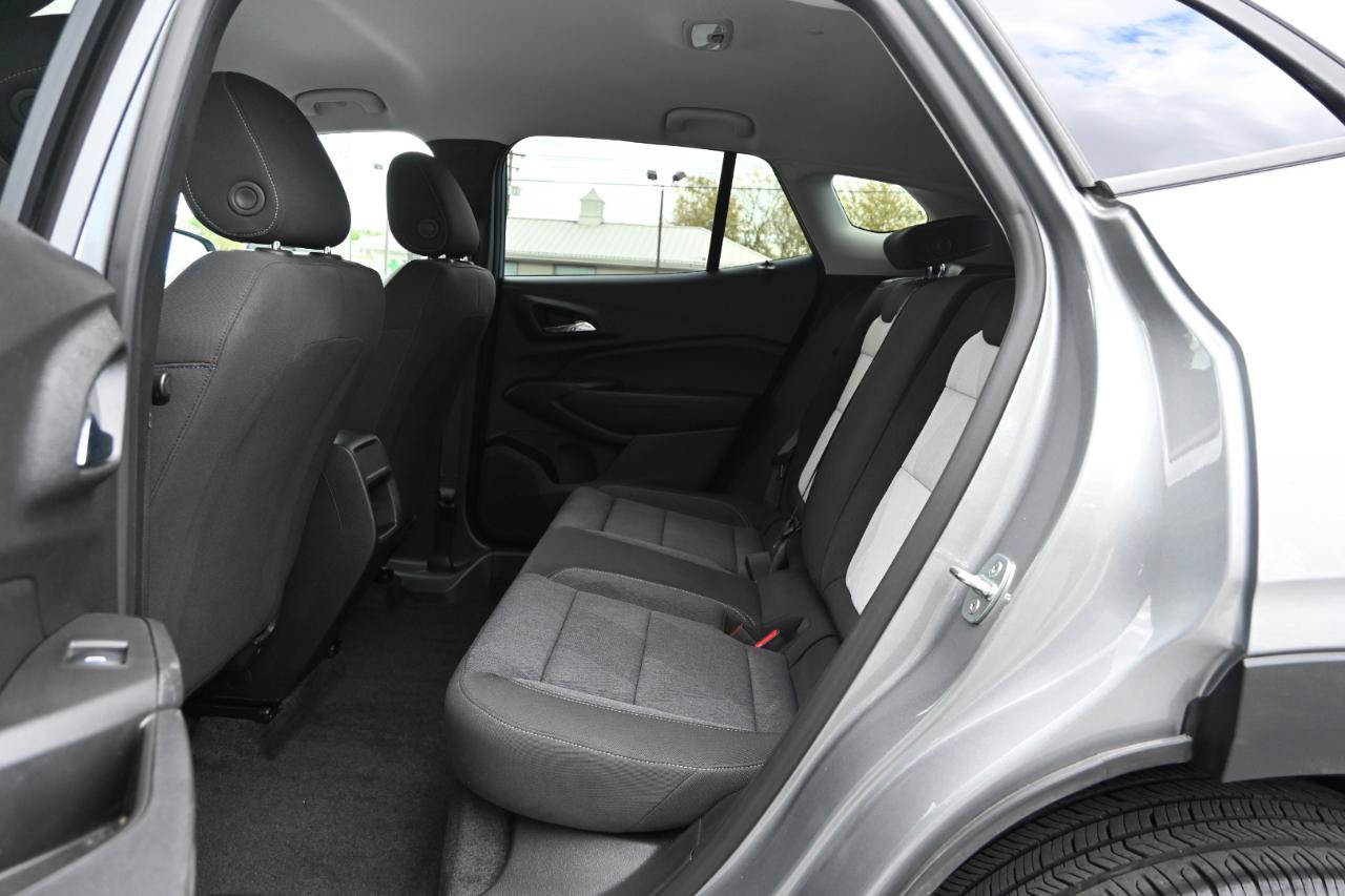Used 2024 Chevrolet Trax LS w/ LS Convenience Package FWD image 21