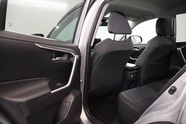 Used 2025 Toyota RAV4 XLE AWD/4WD image 28