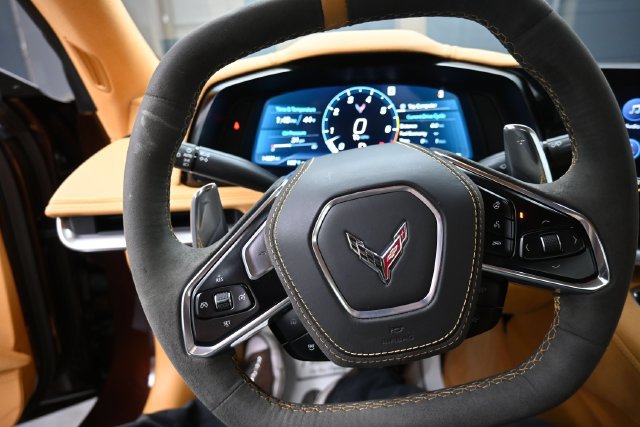 Used 2023 Chevrolet Corvette Stingray Premium Conv w/ Z51 Performance Package RWD image 8