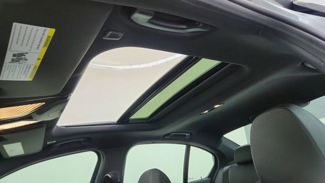 Used 2025 BMW 330i xDrive Sedan image 57