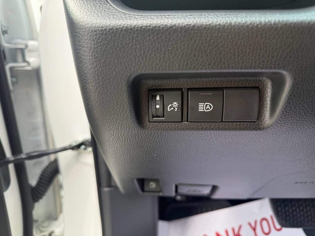 Used 2024 Toyota RAV4 LE AWD/4WD image 29