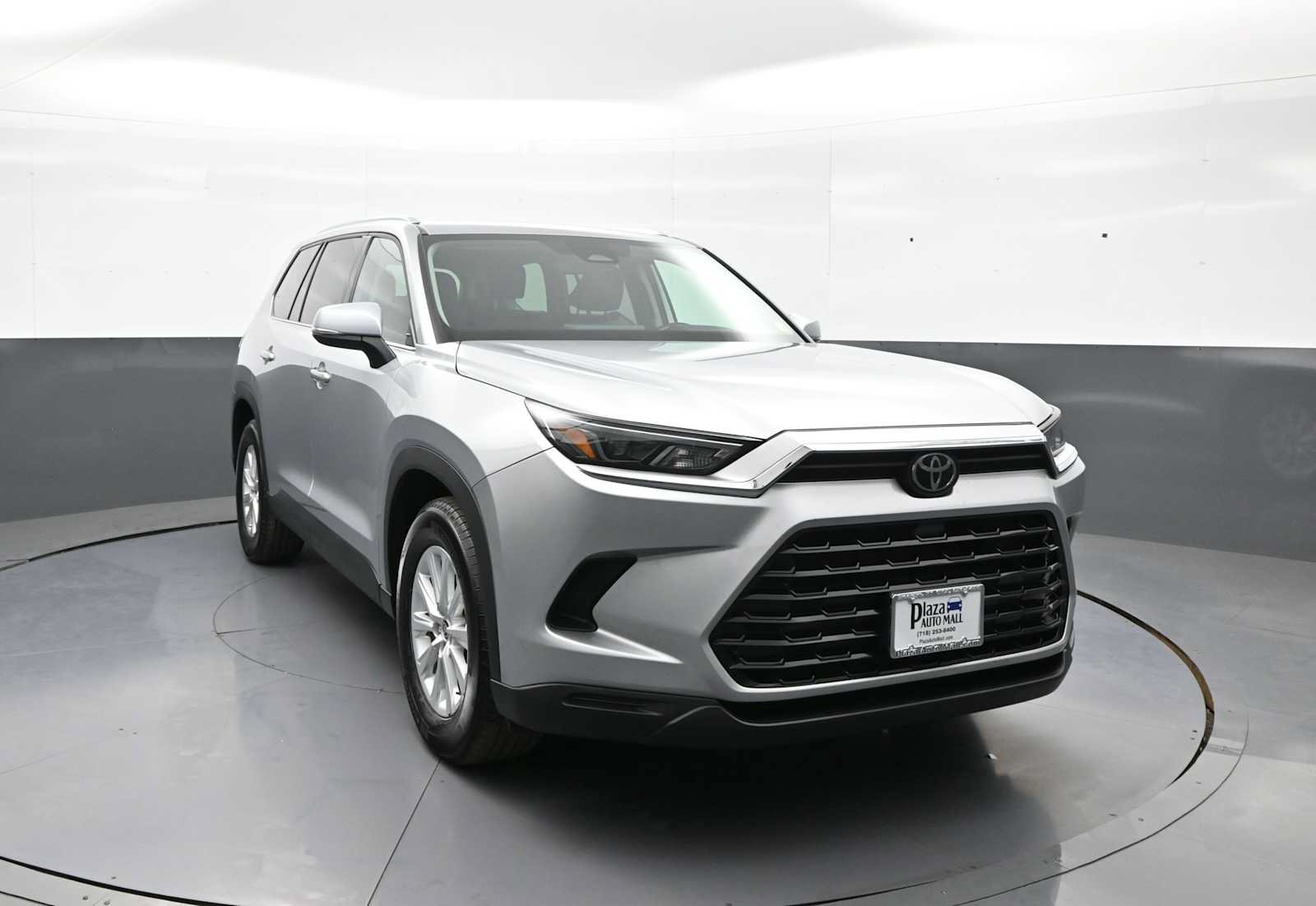Certified 2025 Toyota Grand Highlander AWD image 3