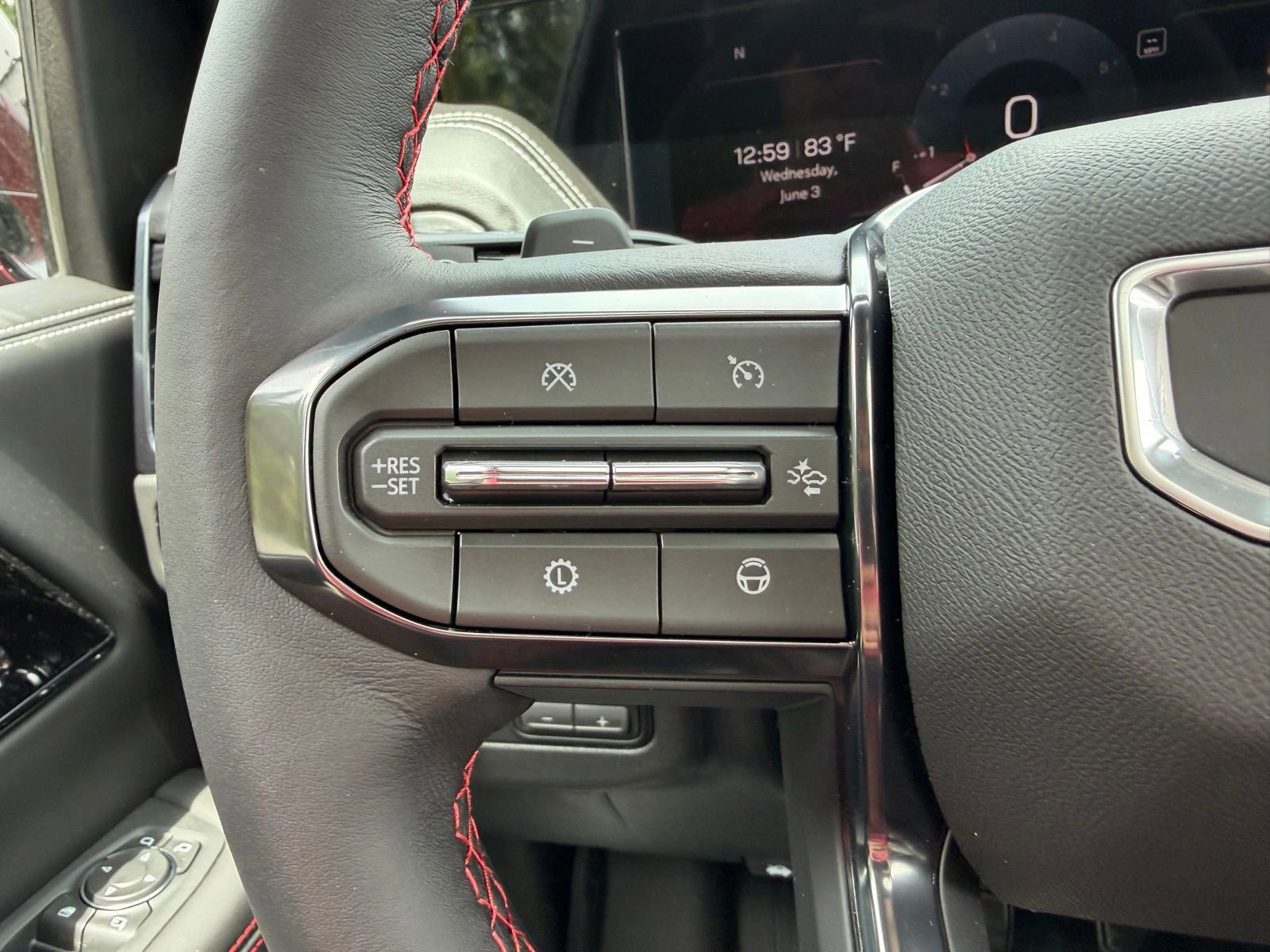 New 2026 GMC Yukon XL AT4 Ultimate w/ LPO, Floor Liner Package AWD/4WD image 18