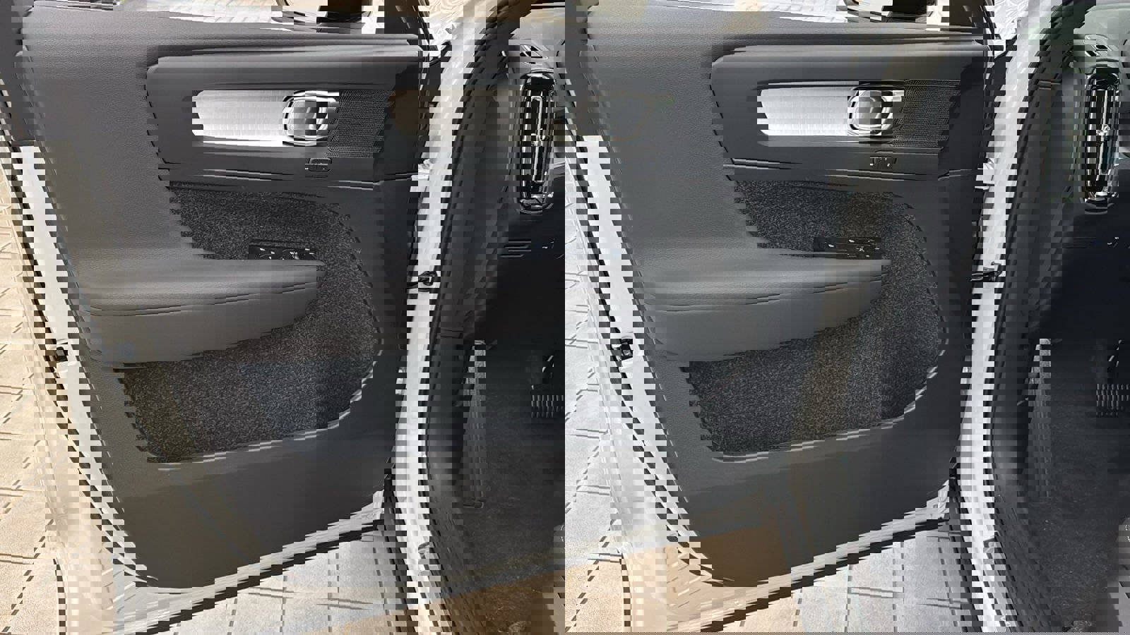 Used 2026 Volvo XC40 B5 Core w/ Climate Package image 21