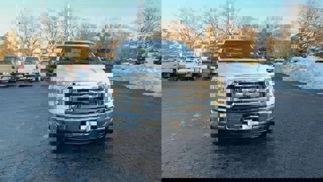 Used 2016 Ford F150 XLT w/ Trailer Tow Package image 3