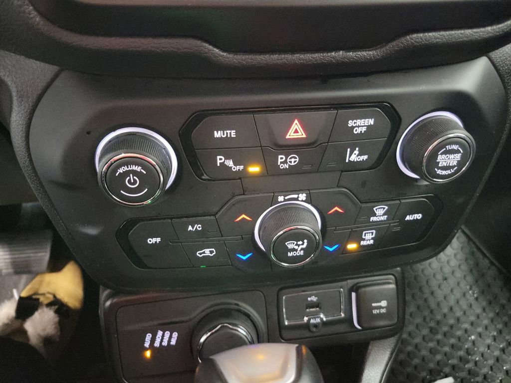 Used 2023 Jeep Renegade Limited w/ Limited Elite Group image 35