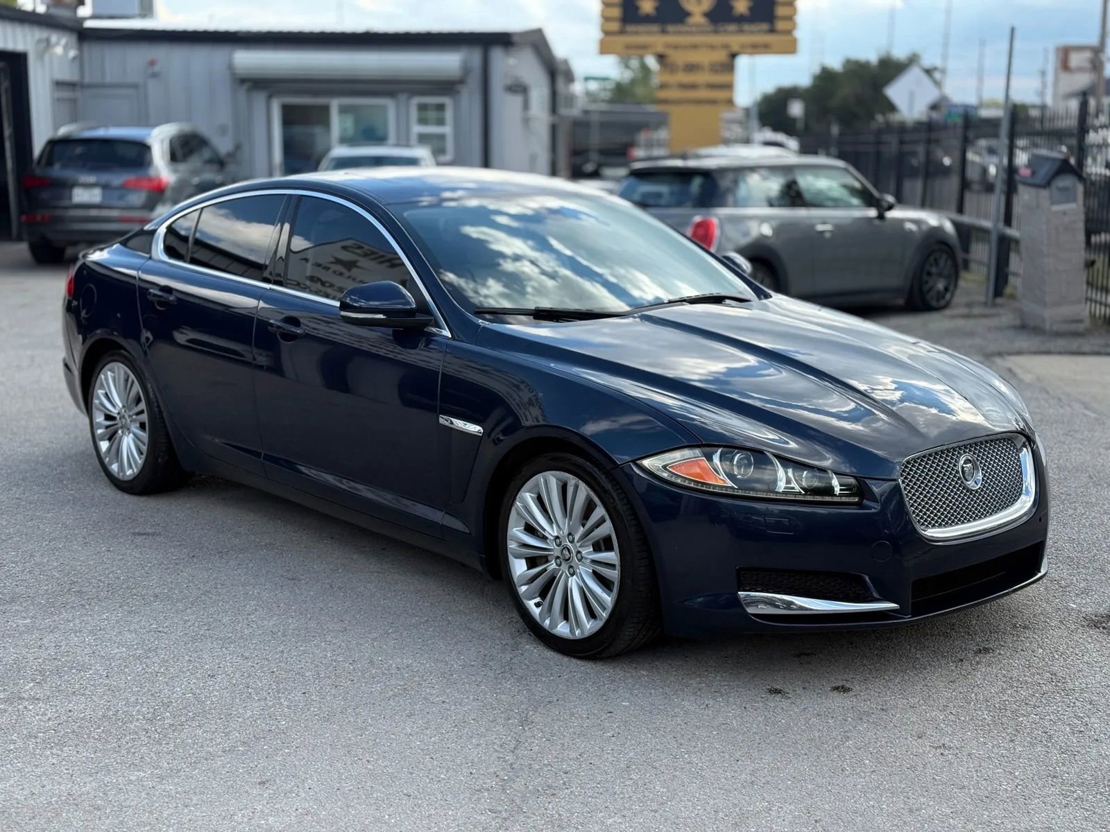 Used 2012 Jaguar XF Portfolio image 3