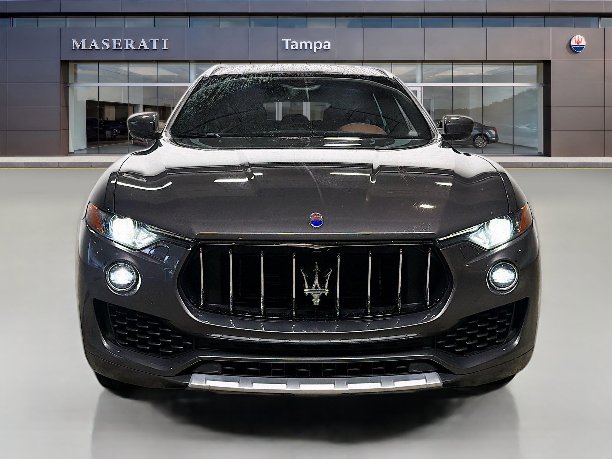 Used 2018 Maserati Levante GranLusso AWD/4WD image 8