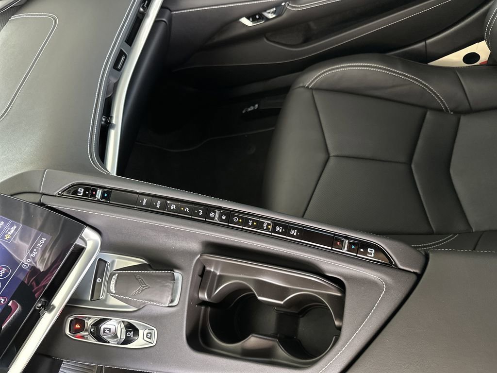 Used 2022 Chevrolet Corvette Stingray Coupe w/ 1LT RWD image 23