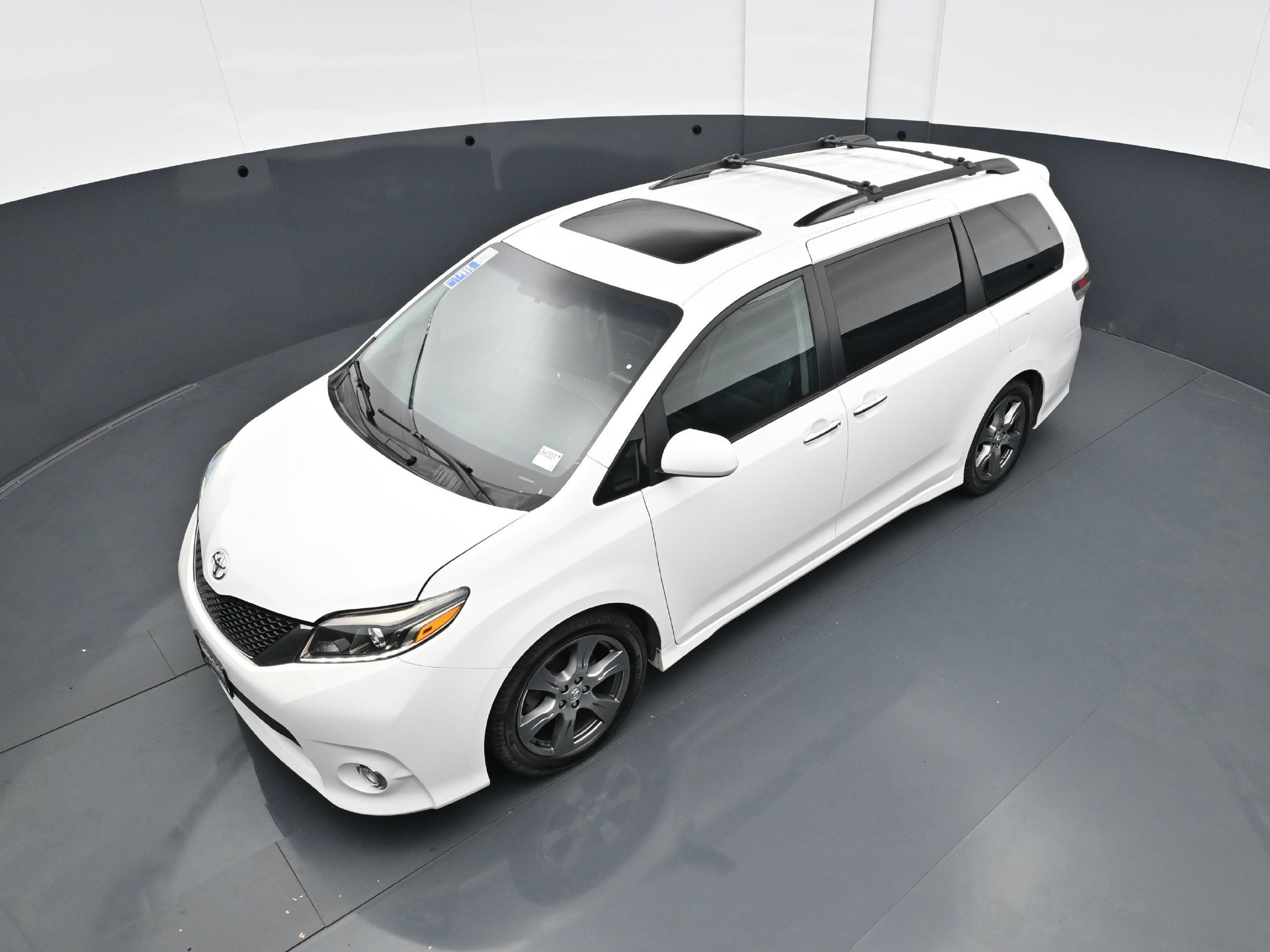 Used 2017 Toyota Sienna SE w/ SE Preferred Package FWD image 41