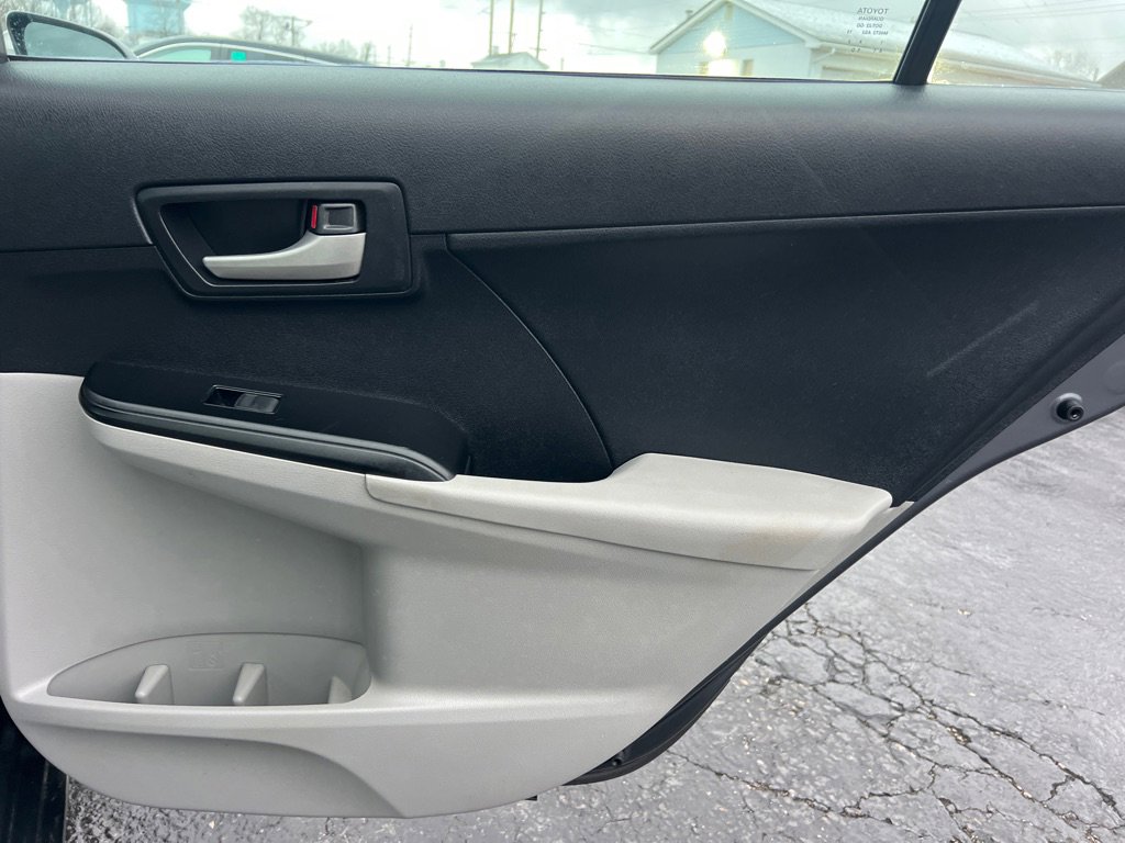 Used 2013 Toyota Camry LE image 13