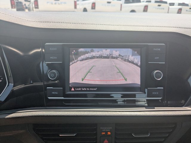 Used 2024 Volkswagen Jetta SE FWD image 9