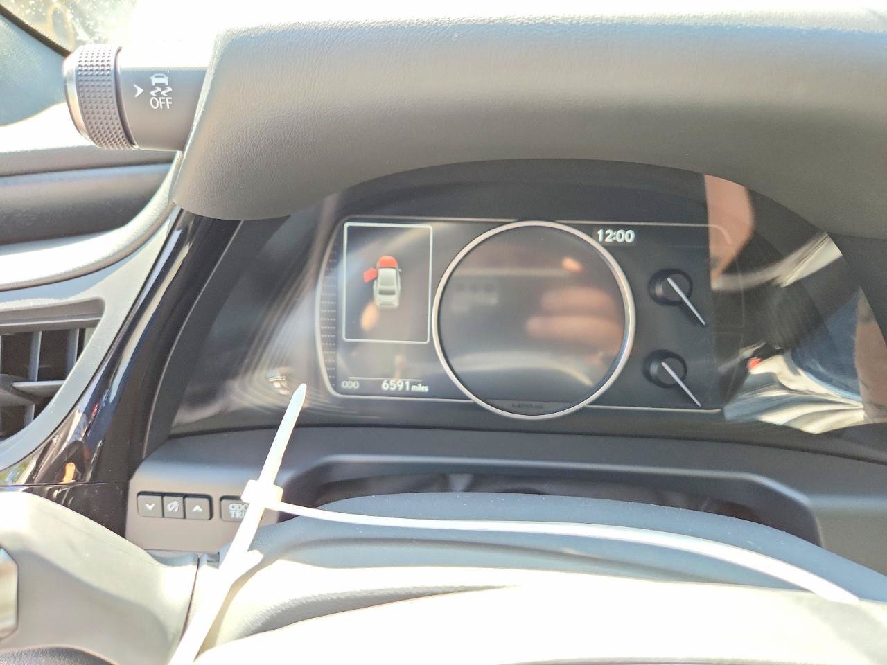 Used 2025 Lexus ES 300h Ultra Luxury w/ Accessory Package (Z2) FWD image 8