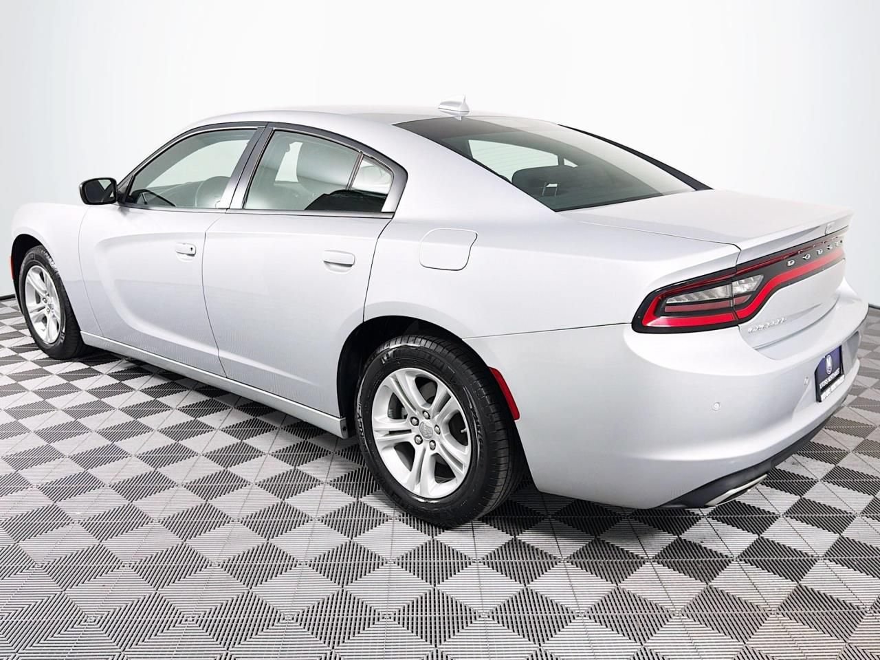 Used 2023 Dodge Charger SXT RWD image 8