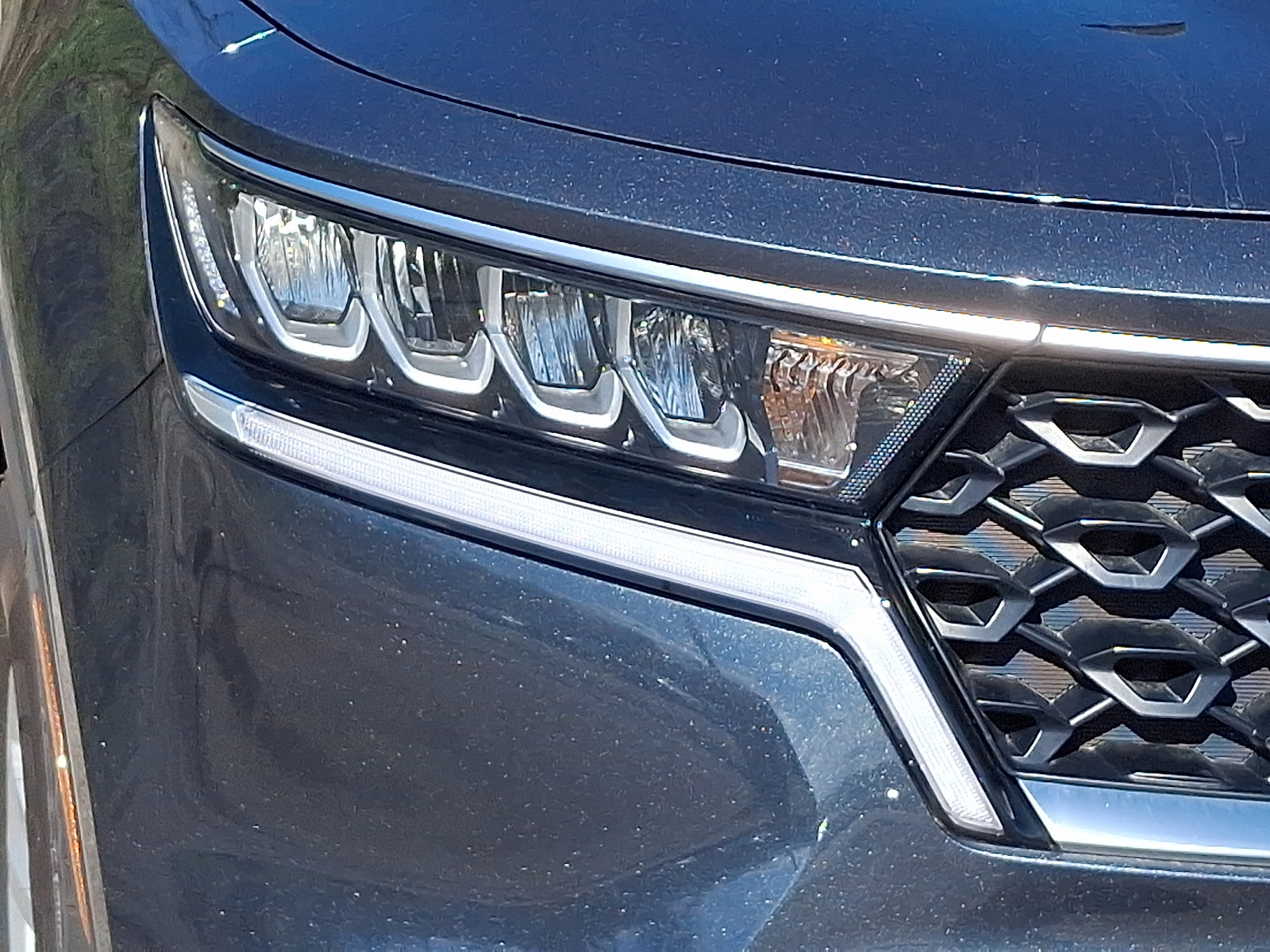 Used 2022 Kia Sorento LX image 9