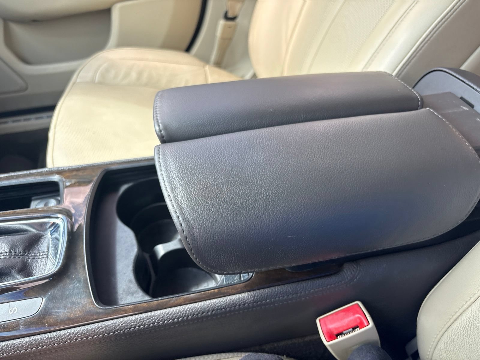 Used 2015 Lincoln MKS w/ Equipment Group 101A FWD image 32