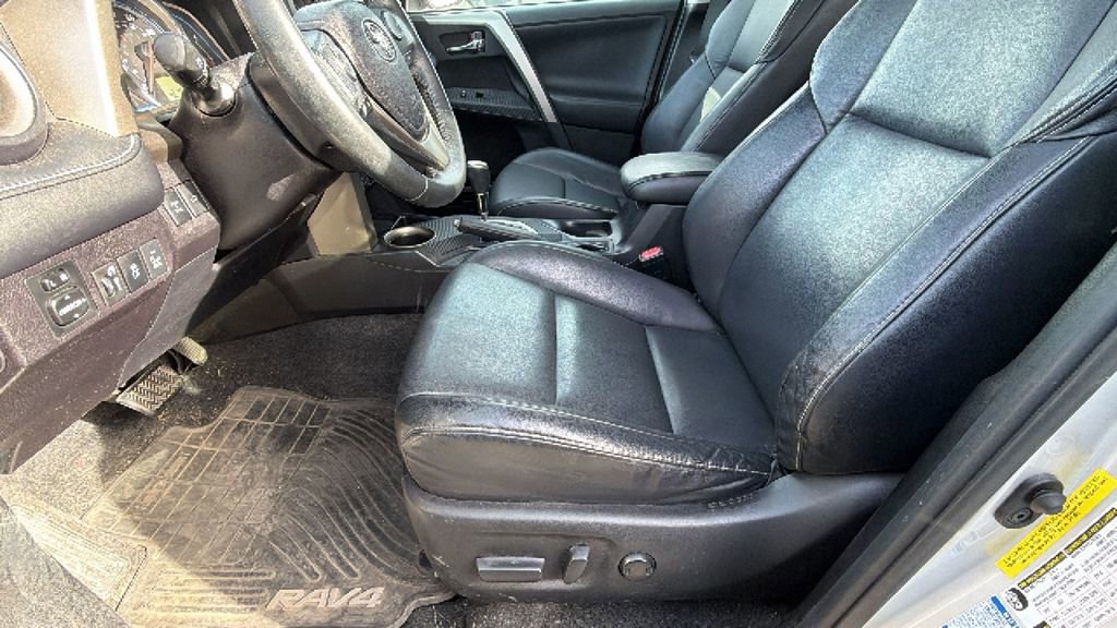 Used 2015 Toyota RAV4 Limited w/ Technology Package image 10