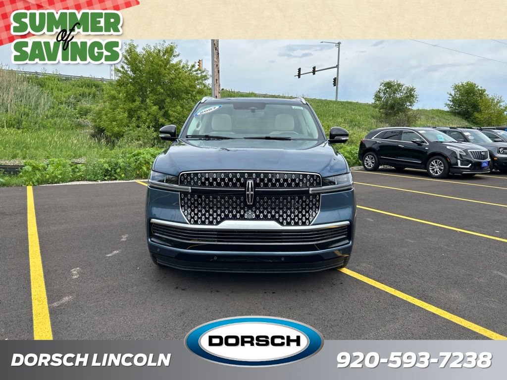 New 2027 Lincoln Navigator Reserve AWD/4WD image 2