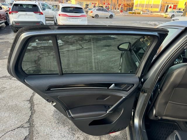 Used 2019 Volkswagen Golf R 4-Door image 17