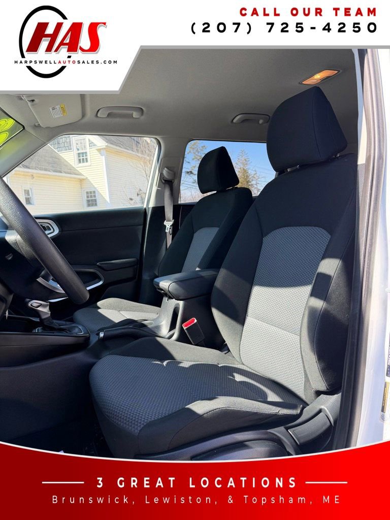 Used 2023 Kia Soul LX w/ Option Group 015 FWD image 10