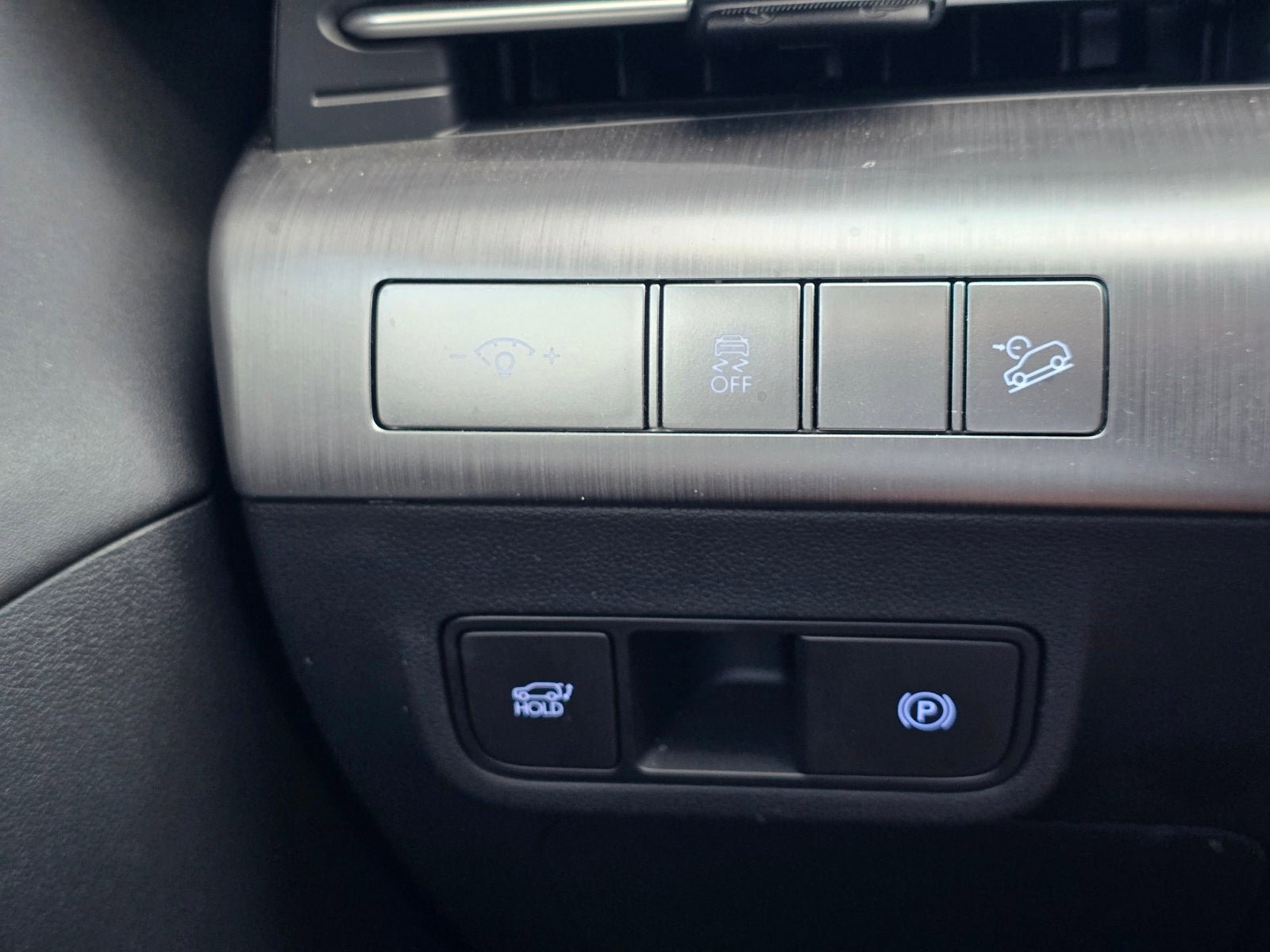 Used 2024 Hyundai Kona Limited AWD/4WD image 21