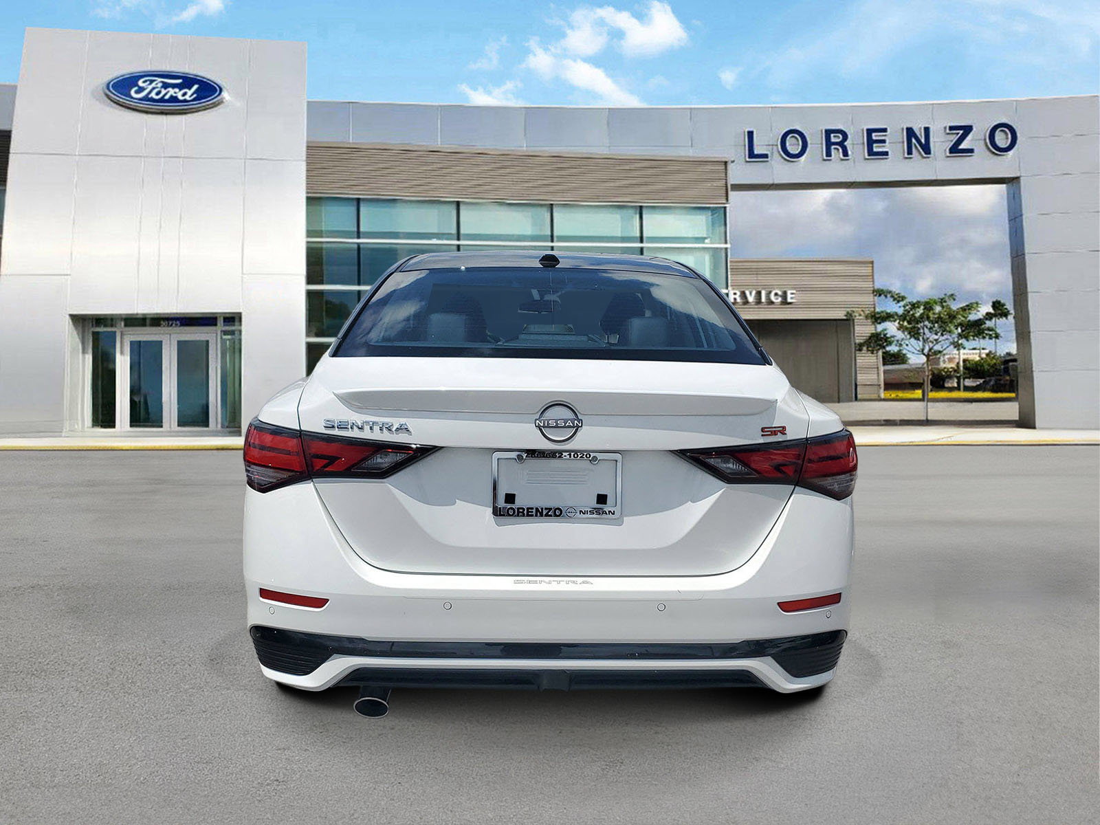 Used 2025 Nissan Sentra SR w/ SR Premium Package FWD image 5