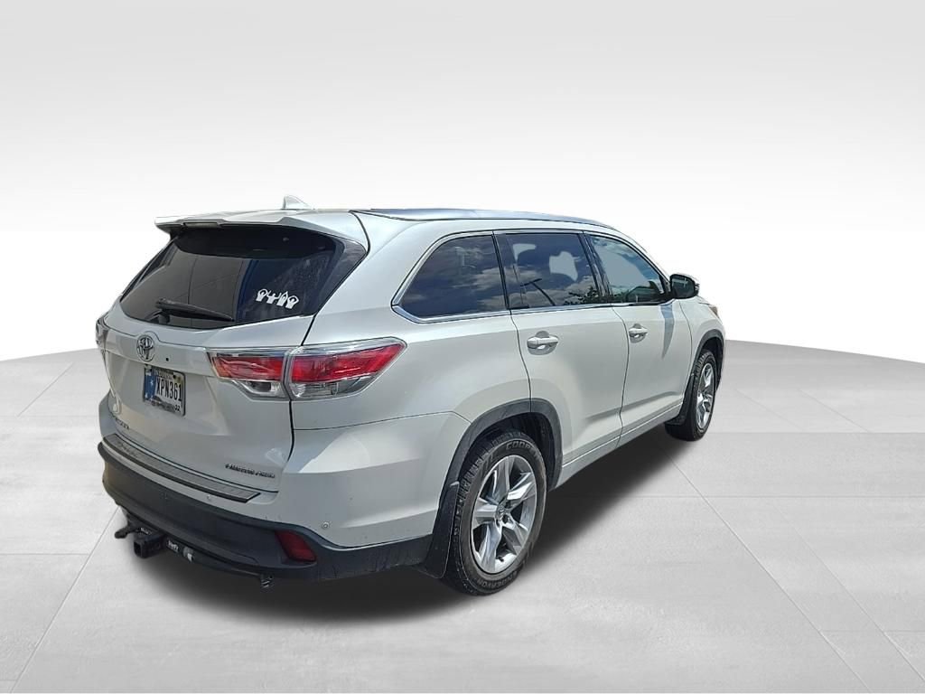 Used 2014 Toyota Highlander Limited w/ Driver Technology Package AWD/4WD image 4