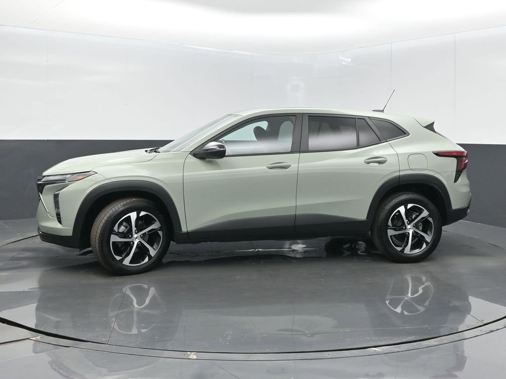 Used 2024 Chevrolet Trax RS w/ Driver Confidence Package image 4