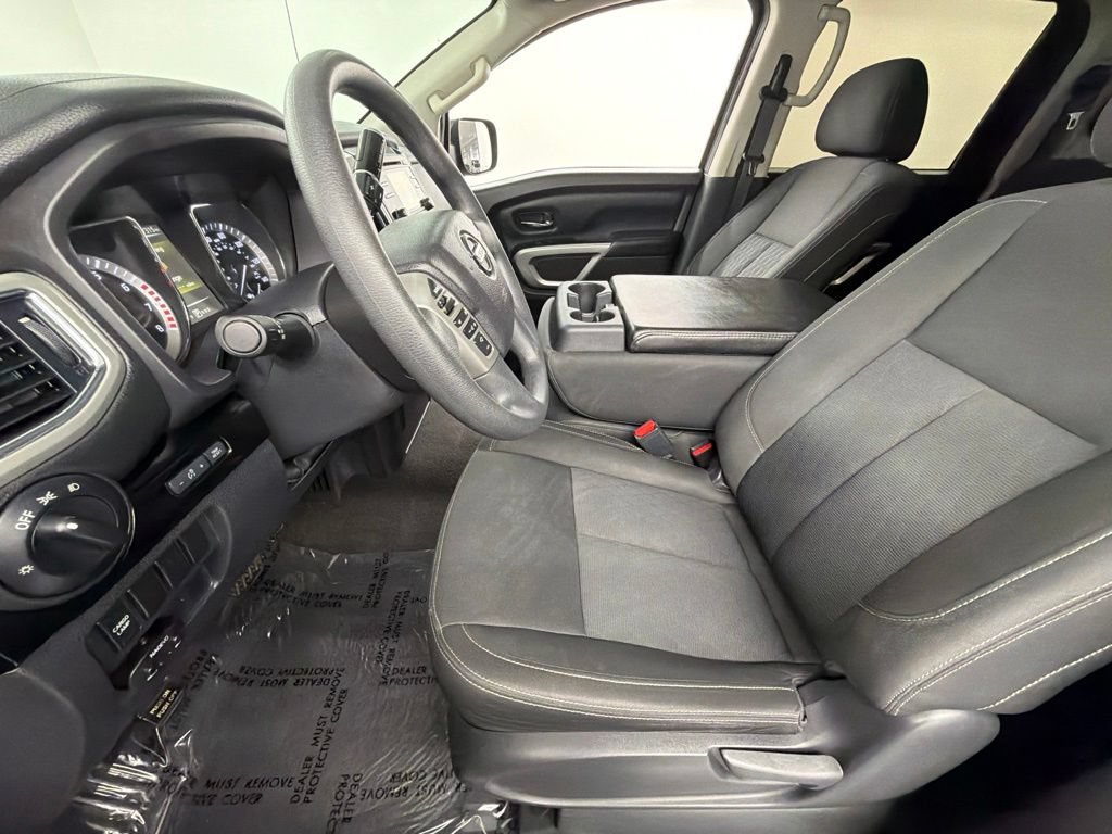 Used 2018 Nissan Titan SV RWD image 22