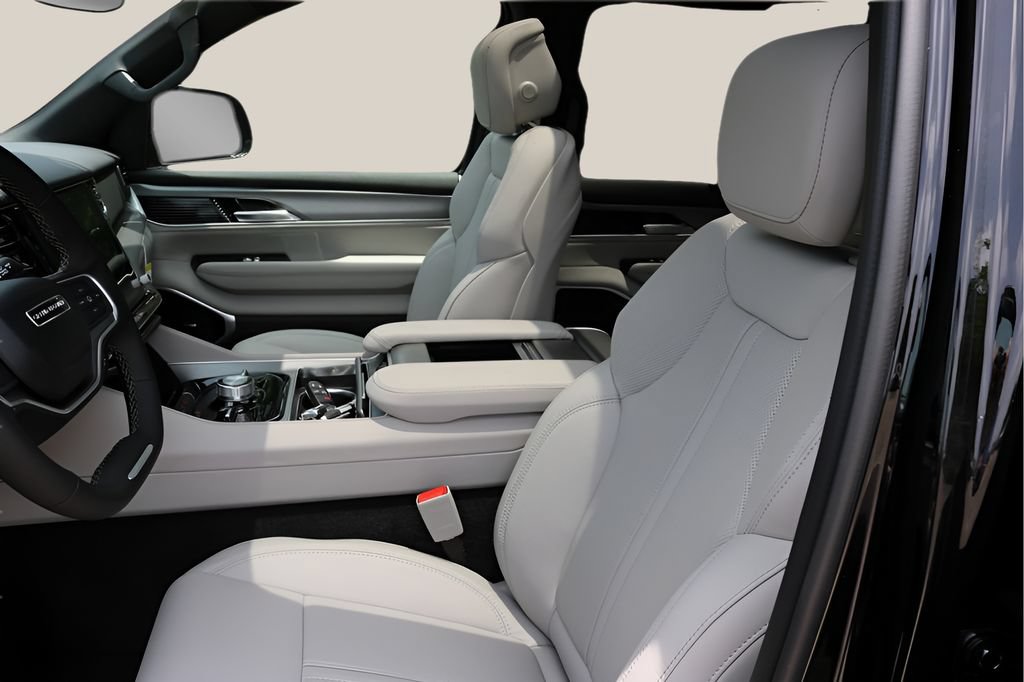 New 2026 Jeep Grand Wagoneer Limited AWD/4WD image 12