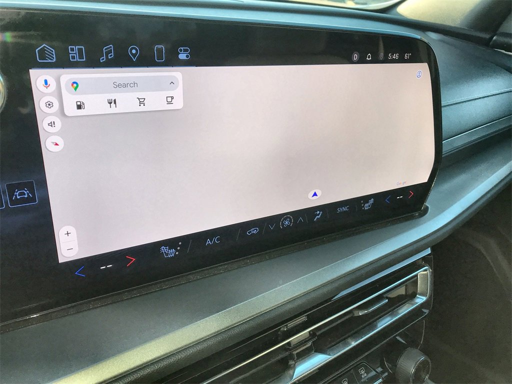 Used 2025 Chevrolet Traverse LT image 16